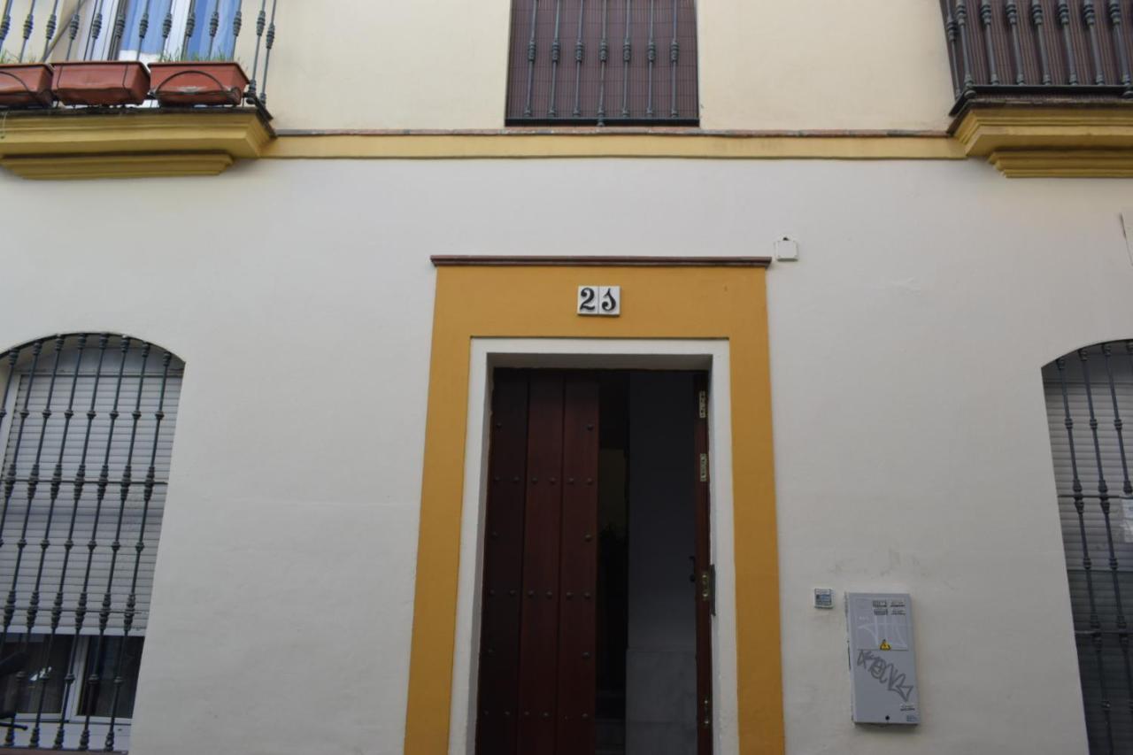 Lira Donkey Apartment Seville Exterior photo
